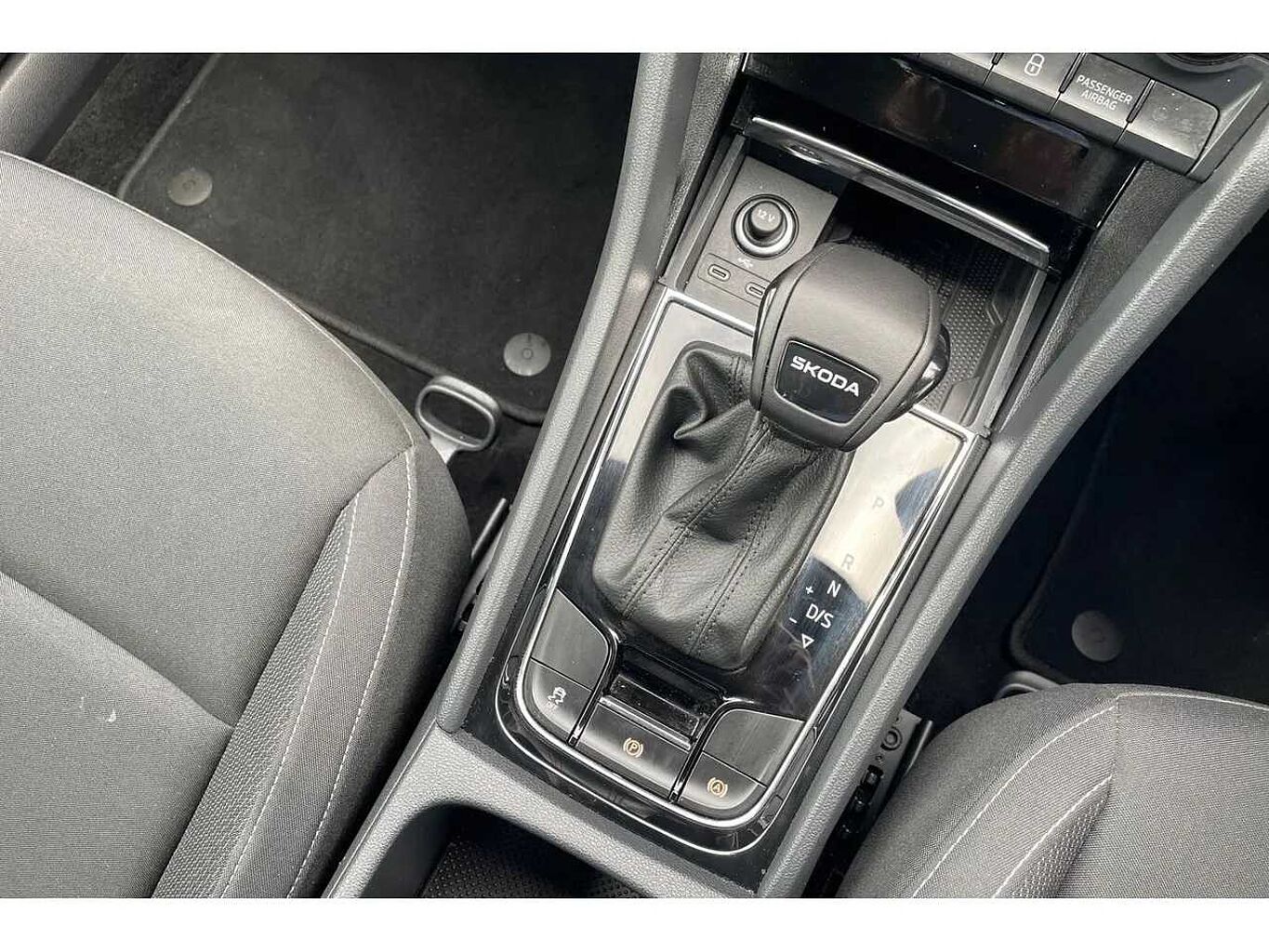 SKODA KAROQ 1.5 TSI SE Drive 5dr DSG